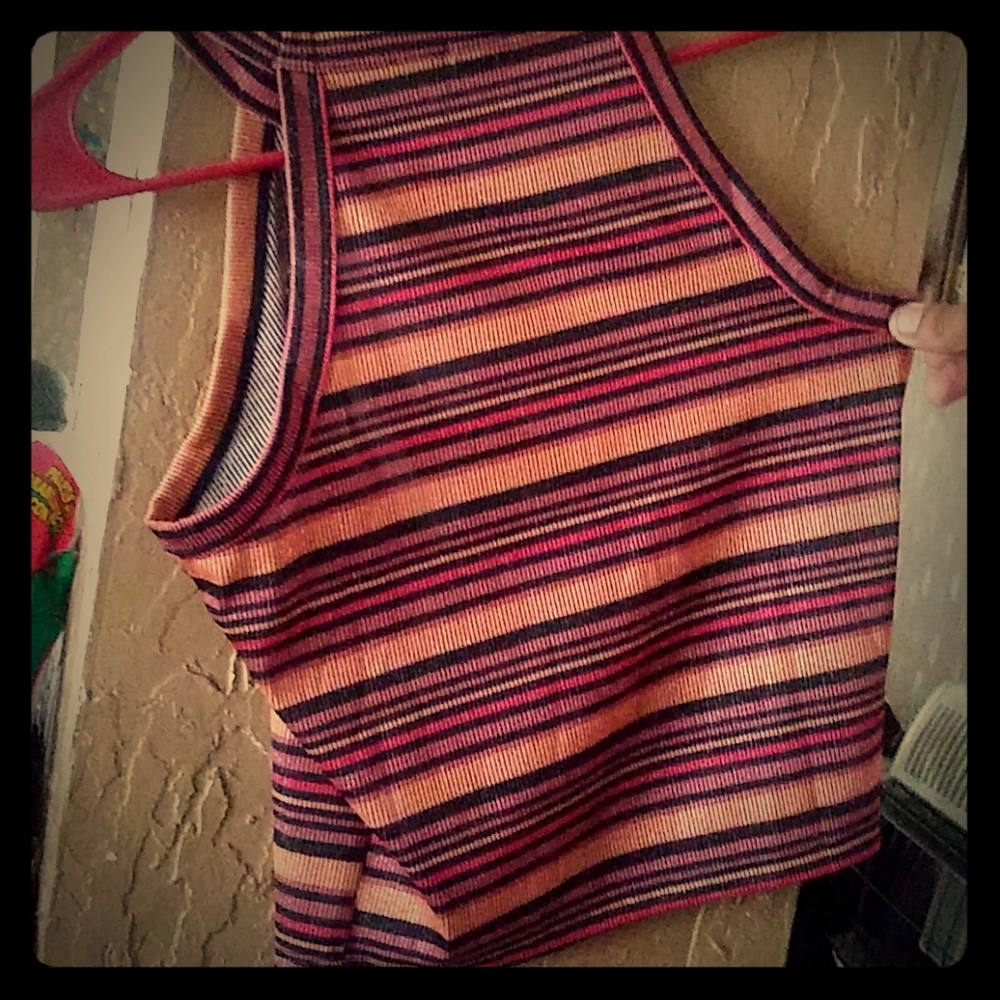 crop top/ striped
